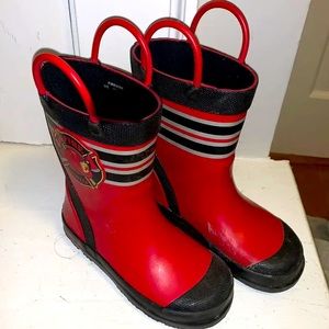 Size 8 toddler kamik rain boot. Fireman theme